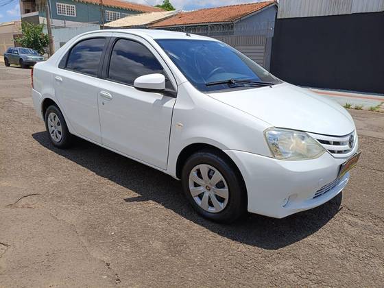 TOYOTA ETIOS 1.5 XS 16V FLEX 4P MANUAL